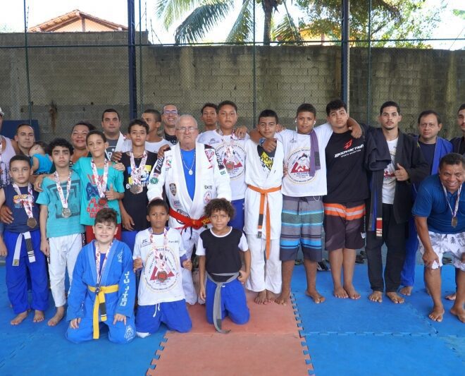 Jiu-Jitsu: Alunos Prestam Homenagem às Mães em Evento Especi...