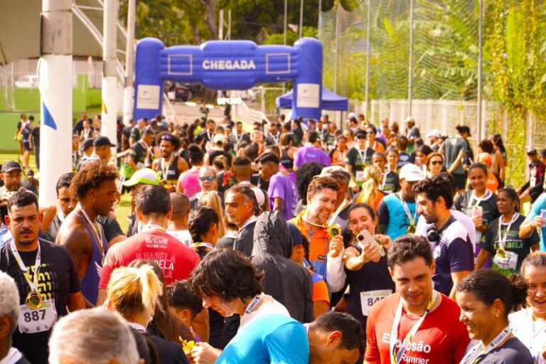 Mais de 700 atletas participam de provas em Ilhabela