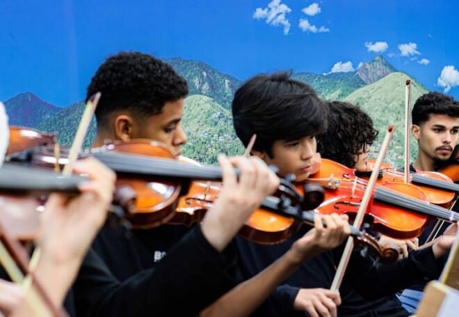 Camerata de Ilhabela realiza concerto beneficente no Hospita...