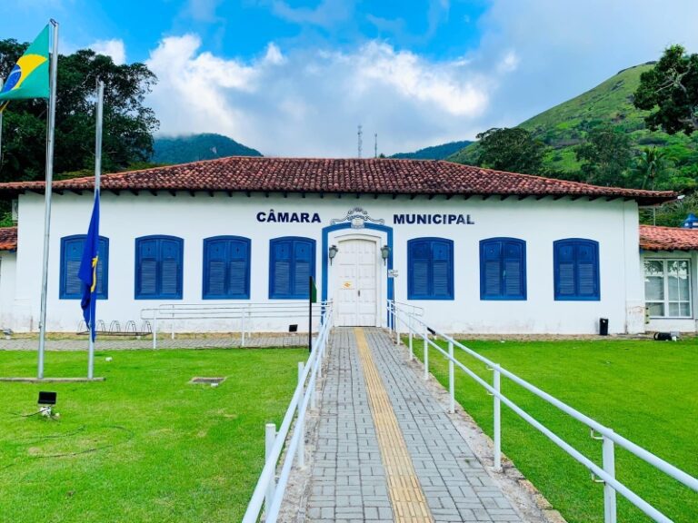 Ilhabela: Prestação de Contas da Educação referente ao 2º Qu...