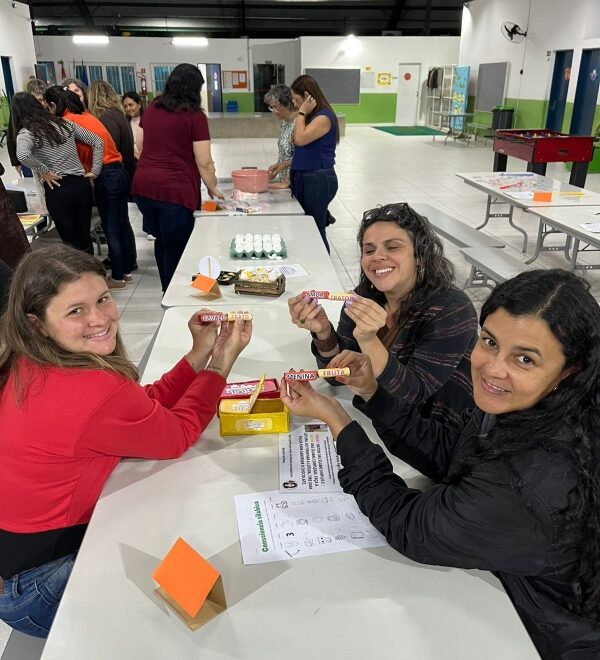 Escola de Ilhabela participa de formação em alfabetização ba...