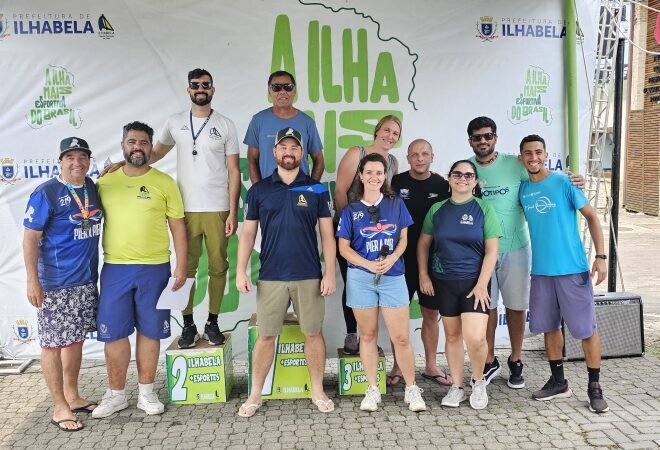 Prova Natatória Píer a Píer Atrai Competidores e Espectadore...