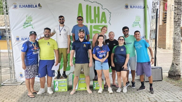Prova Natatória Píer a Píer Atrai Competidores e Espectadore...