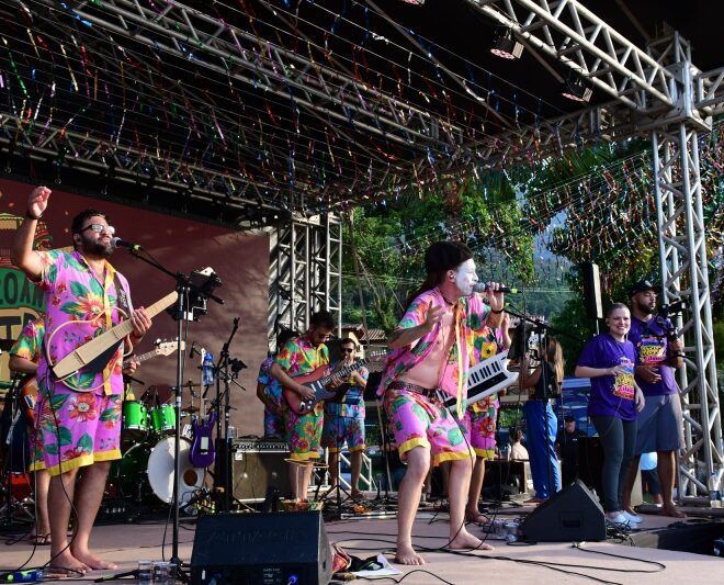 Carnaval 2025 em Ilhabela: Três Festas Imperdíveis!