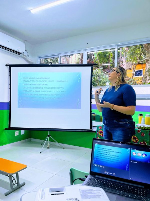 E.M. Severina Barbosa de Faria Inicia Semana da Escola com P...