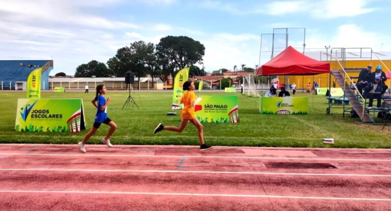 Atletas de Ilhabela brilham em competições esportivas.
