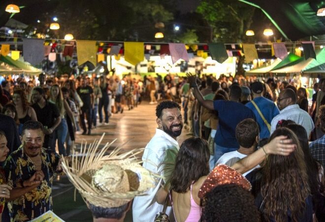 Ilhabela Combina Culturas Nordestina e Caiçara na Grande Fes...