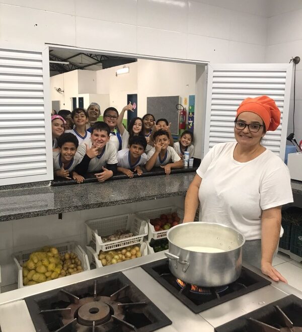 Escola Eurípedes: Alunos Aprendem de Forma Inovadora e Engaj...