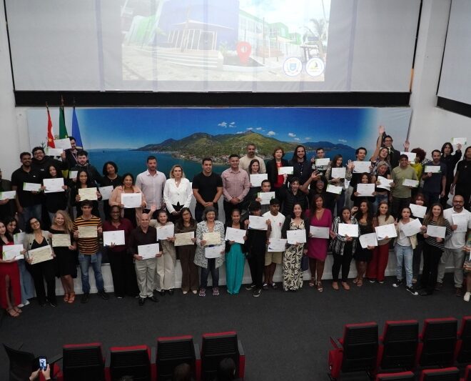Prefeito de Ilhabela anuncia FATEC após formatura da IETEC