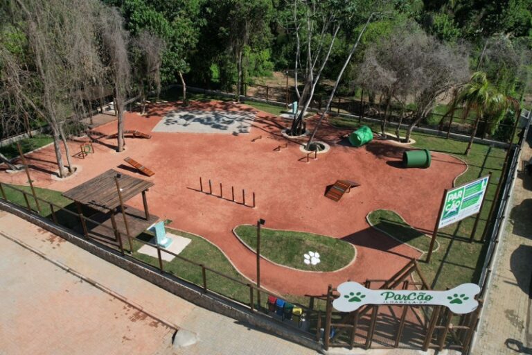 Ilhabela: Prefeito Inaugura ParCão para Pets