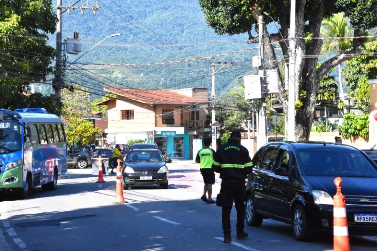 Blitz Educativa do Maio Amarelo em Ilhabela