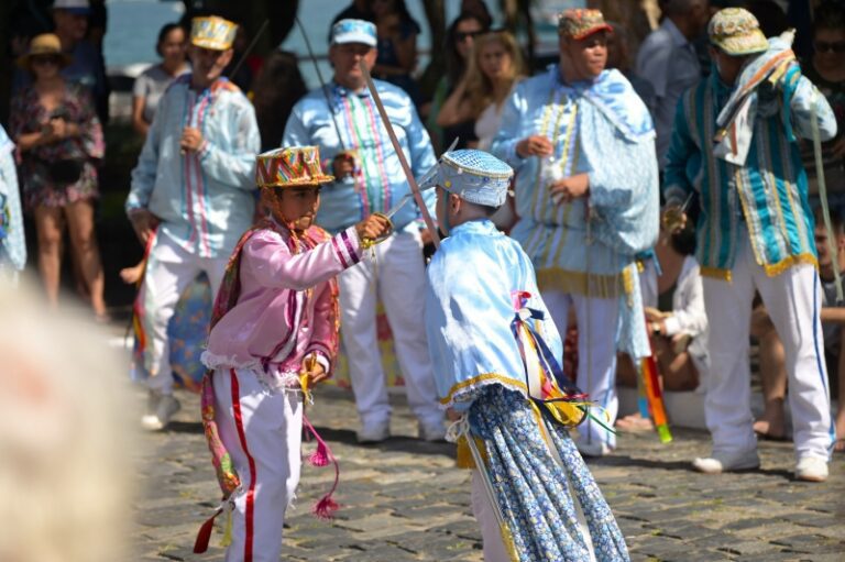 Cultura Caiçara: Tradições e Raízes de Ilhabela em Destaque