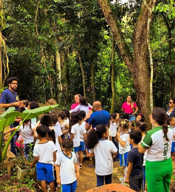 Estudantes de Ilhabela fazem visita ao Viveiro de Plantas