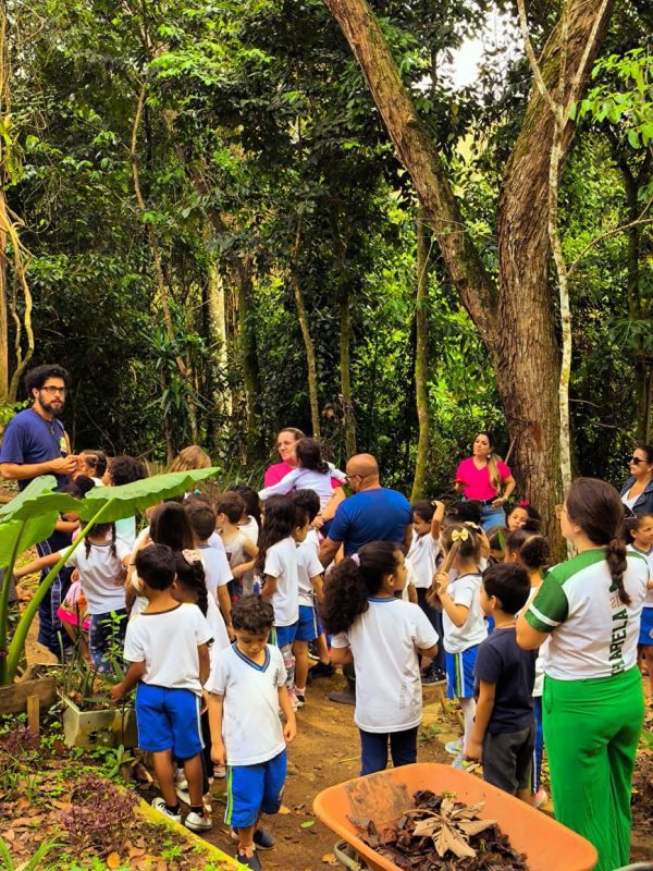 Estudantes de Ilhabela fazem visita ao Viveiro de Plantas