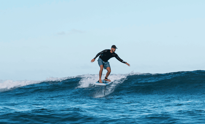 Surf no Bonete: Aventura e Natureza em Paraíso Preservado.