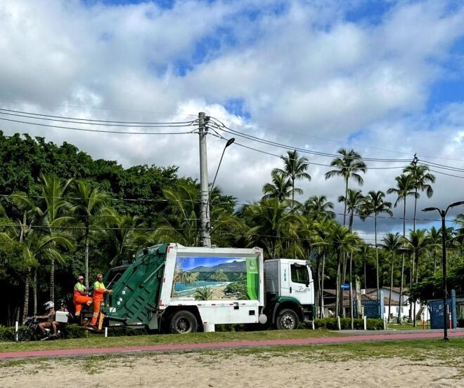 Lixo na Avenida Principal de Ilhabela: Coleta às 6h a Partir...