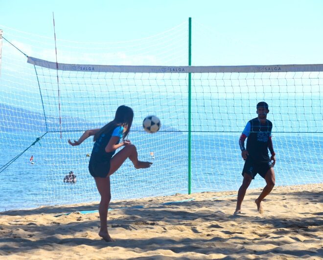 Torneio Municipal de Futevôlei 2025 em Ilhabela na Praia da ...