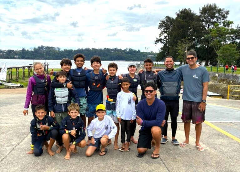Atletas de Ilhabela Brilham em Competições de Vela e Natação