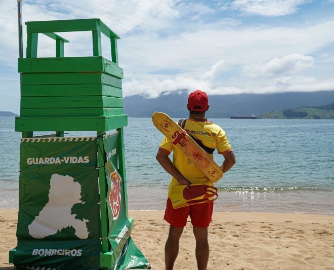 Ilhabela Forma Novos Guarda-Vidas Municipais