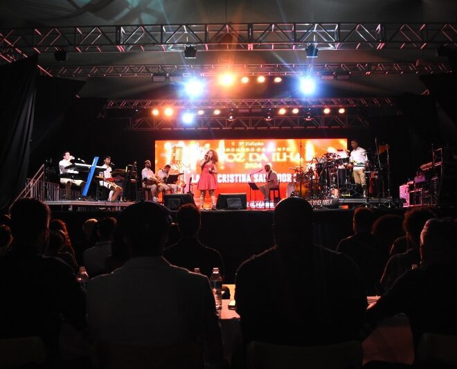Concurso de Canto com Jurados Famosos Nacionalmente