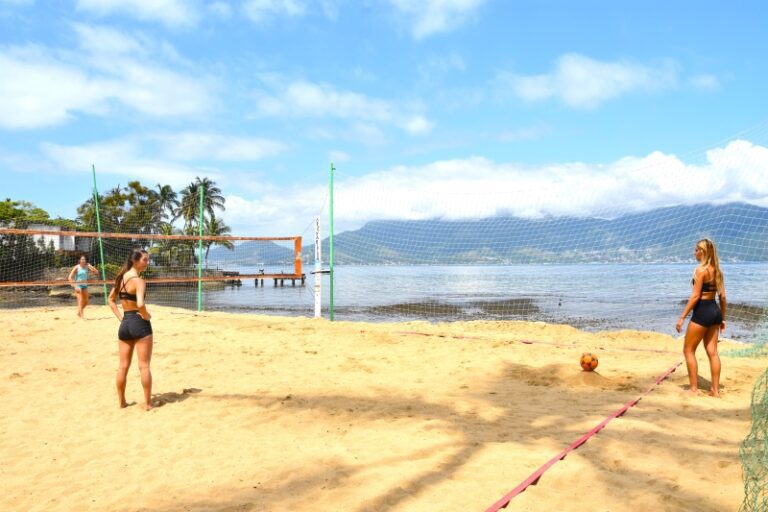 Torneio de Futevôlei 2025: 108 Atletas Agitam a Praia da Sir...