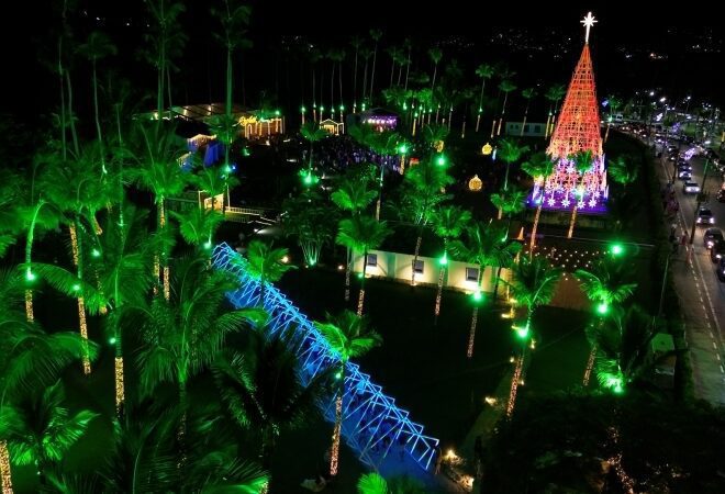 Ilhabela: 4º Natal Luz com Decoração Mágica e Praça de Alime...