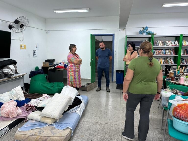 Ilhabela: Escolas Distribuem Kits Alimentares a Famílias em ...