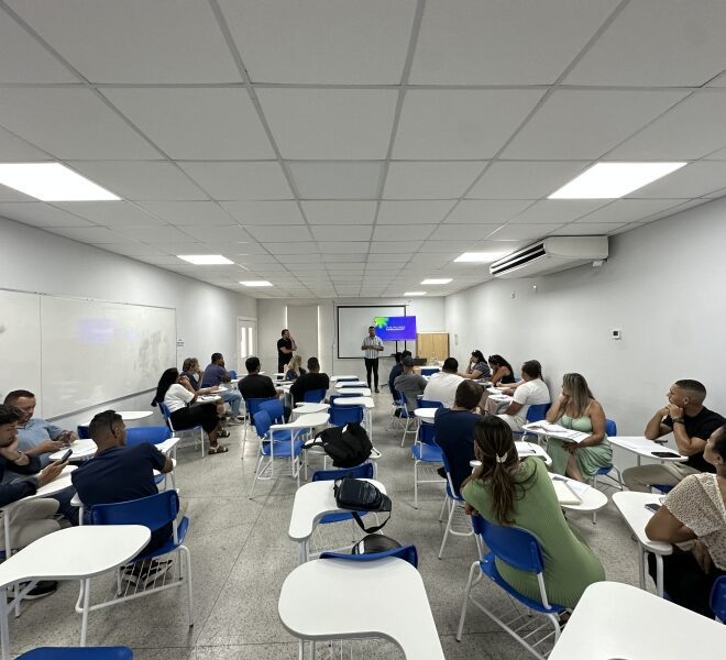 <p><strong>Ilhabela Inicia Formação Continuada para Educador...