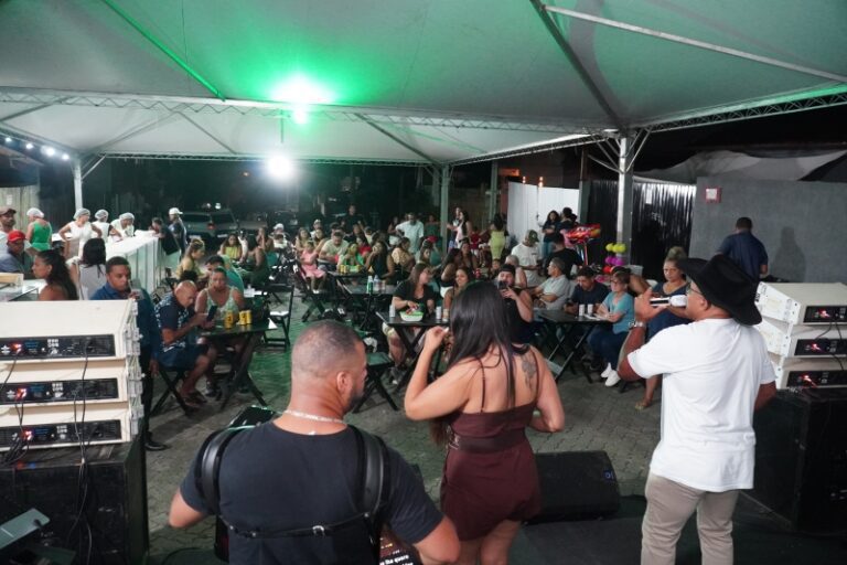 Festa de São José: Celebração Caiçara Une a Comunidade do Re...