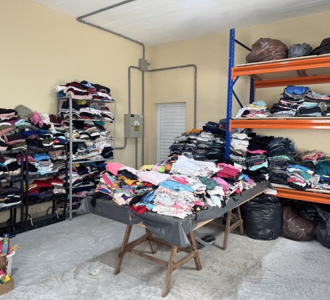Ilhabela Distribui Mil Itens no Varal Solidário de Abril