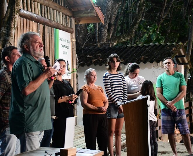 Novo Rancho de Pesca na Praia do Julião: Prefeitura Fortalec...