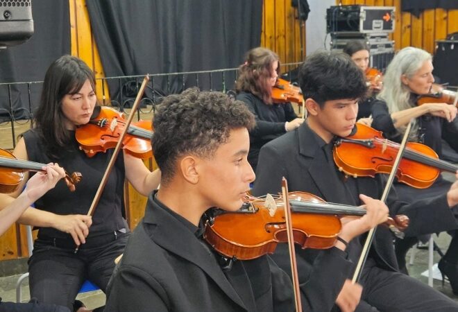Intercâmbio Cultural: Orquestra de Ilhabela na Festa do Divi...
