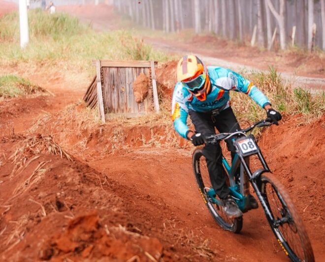 Atleta de Ilhabela Participa do Campeonato Brasileiro de Dow...