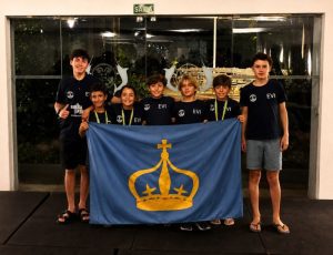 Ilhabela conquista 7 medalhas em natação, vela e canoa caiçara
