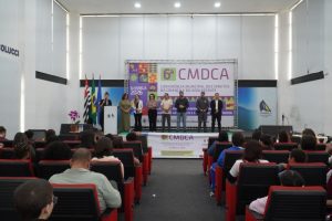 Conferência em Ilhabela Discute Direitos da Criança e Políticas Públicas
