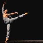 Bailarino de Ilhabela brilha em competição nacional e parte para estudar na Itália