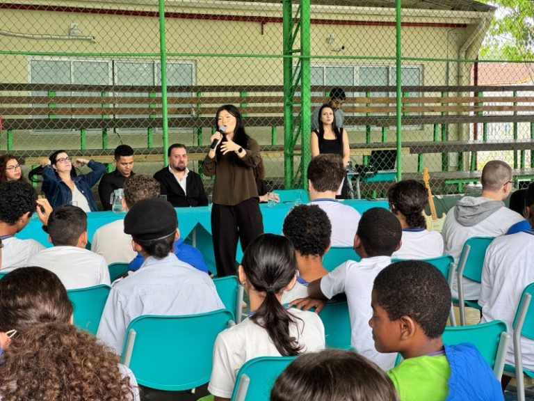 Ilhabela Recebe Biblioteca Futuro: 1.200 Livros e Foco em Ci...