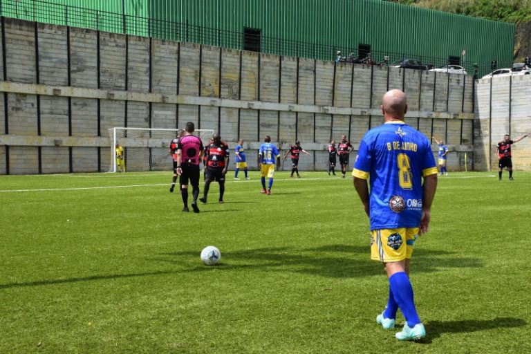 8 de Junho e Garrafão vão à final do Veteraníssimo 50 em Ilh...