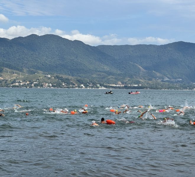 Prova Píer a Píer: 264 Nadadores em Ilhabela