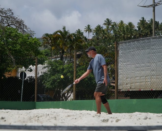 Festival de Beach Tennis Reúne 70 Atletas da Melhor Idade em...