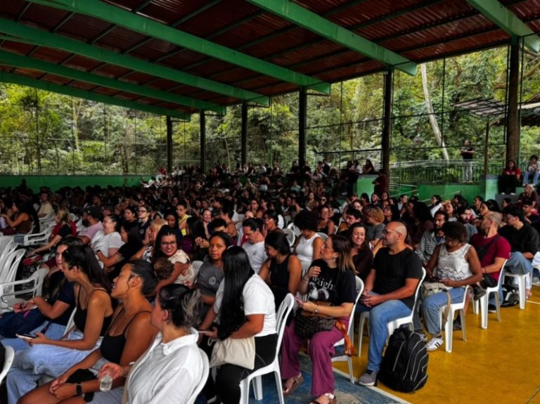 500 Educadores de Ilhabela Recebem Formação em Primeiros Soc...
