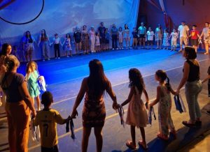 Projeto EntreLaços: Famílias Participam de Apresentações Finais
