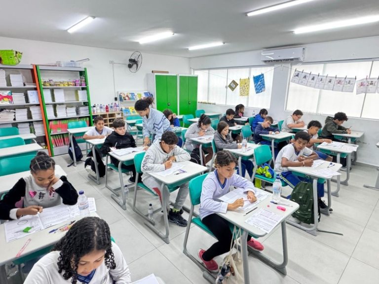 Ilhabela Cria Política de Alfabetização e Letramento
