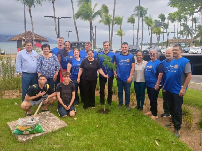 Rotary Club de Ilhabela celebra 50 anos de contribuições e s...