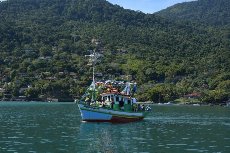 Festa de São Pedro: Tradição e Cultura Caiçara em Ilhabela