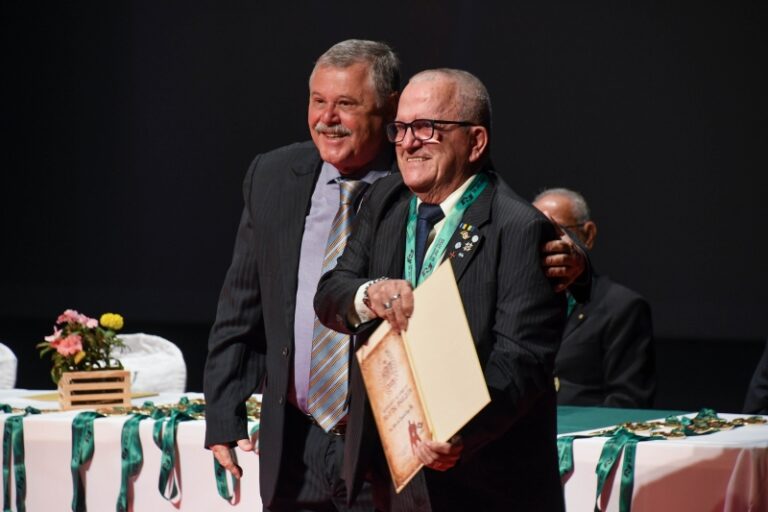 Gran Mestre Rezende recebe homenagem especial em…
