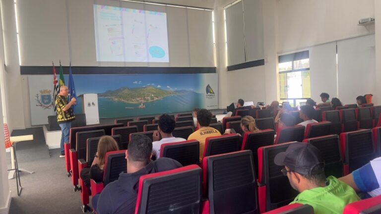 Ilhabela aborda saúde emocional com equipe da Secretaria de ...