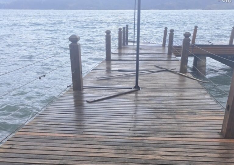 Ilhabela Intensifica Recuperação Após Danos de Ondas Fortes