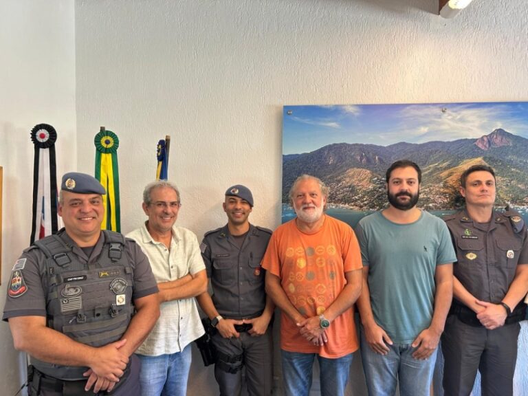 Prefeito de Ilhabela discute segurança com novo comandante d...