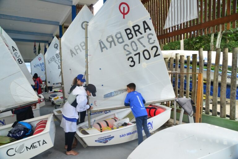 Escola de Vela Lars Grael inaugura novas atividades para alu...